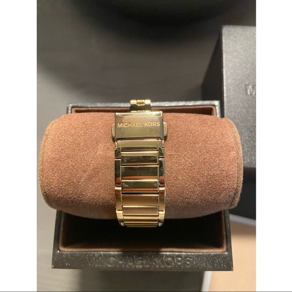 Michael Kor: Watch and Bangle - Picture 4 of 5